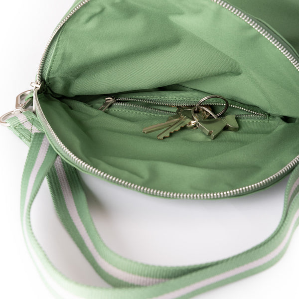 Snoot Style dog walking bag with internal pocket.